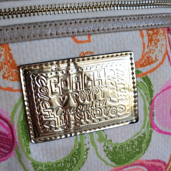 Coach Poppy Scribble Signature Fabric/Leather Bag - Picture 2 of 13